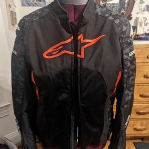 Motorcycle riding jacket (waterproof, armor)